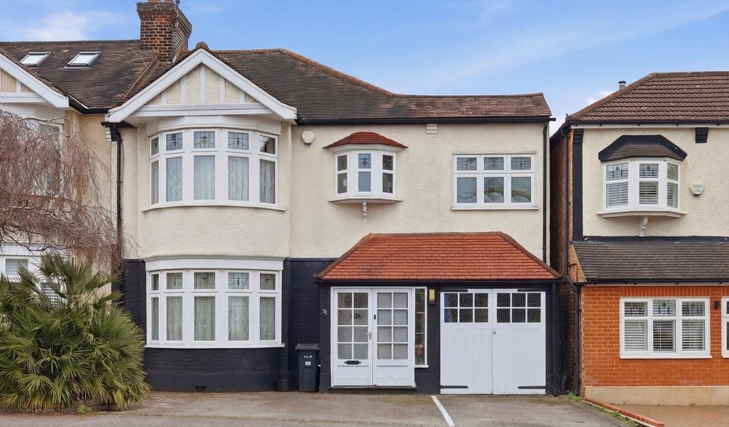 Bushey Avenue, South Woodford