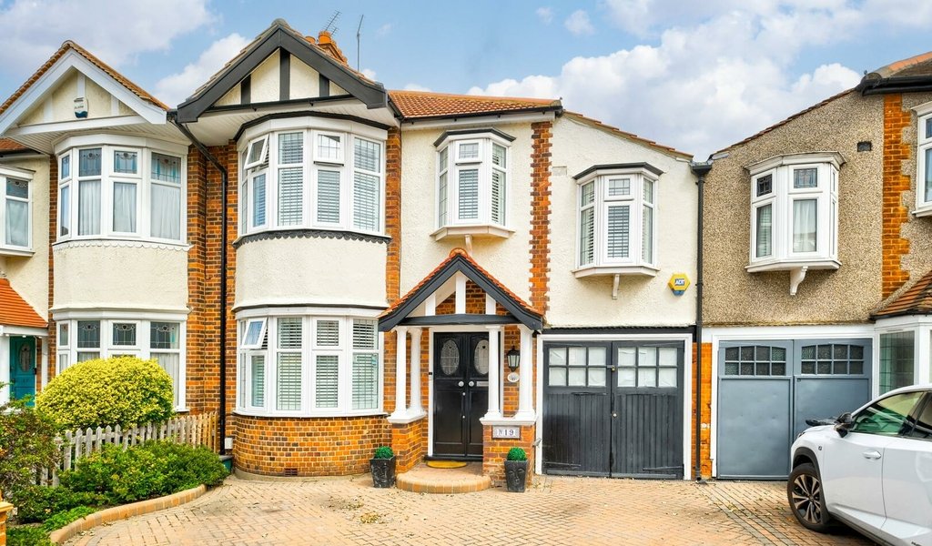 Cadogan Gardens, South Woodford