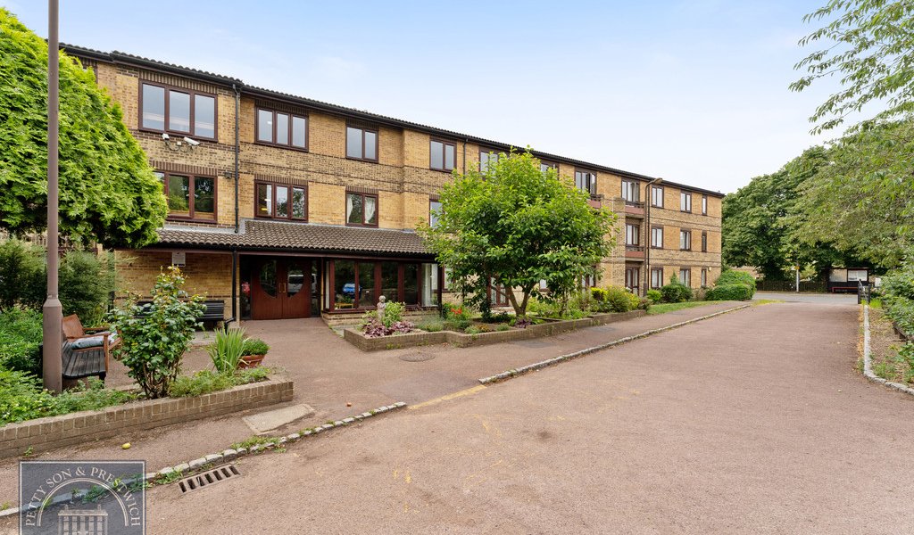 1 bedroom, 1 bathroom Apartment for sale in Wanstead, London Petty