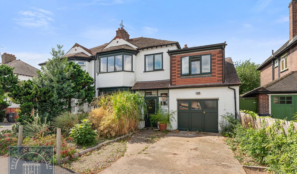 Property for sale in Wanstead Petty Son & Prestwich Estate Agents