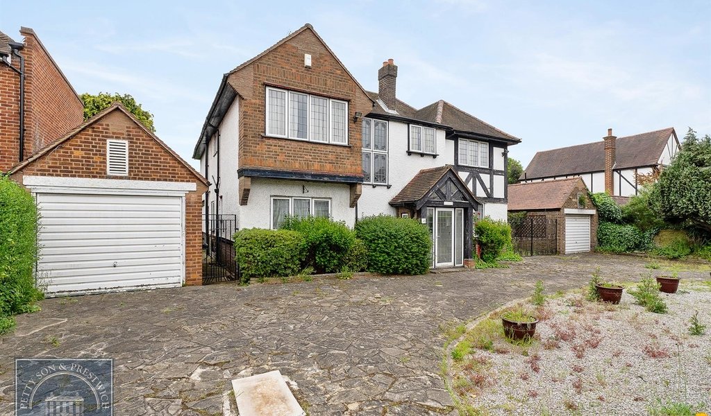 Property for sale in Wanstead Petty Son & Prestwich Estate Agents