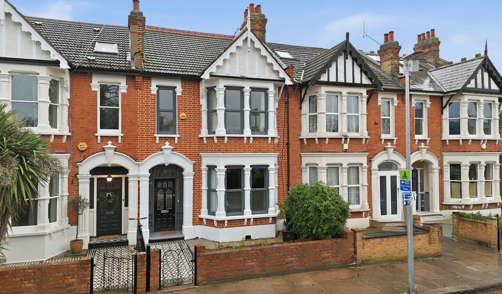 Empress Avenue, Aldersbrook