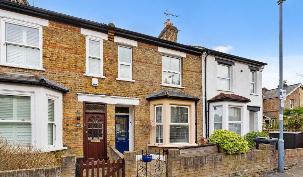 Property for sale in Snaresbrook Petty Son & Prestwich Estate Agents