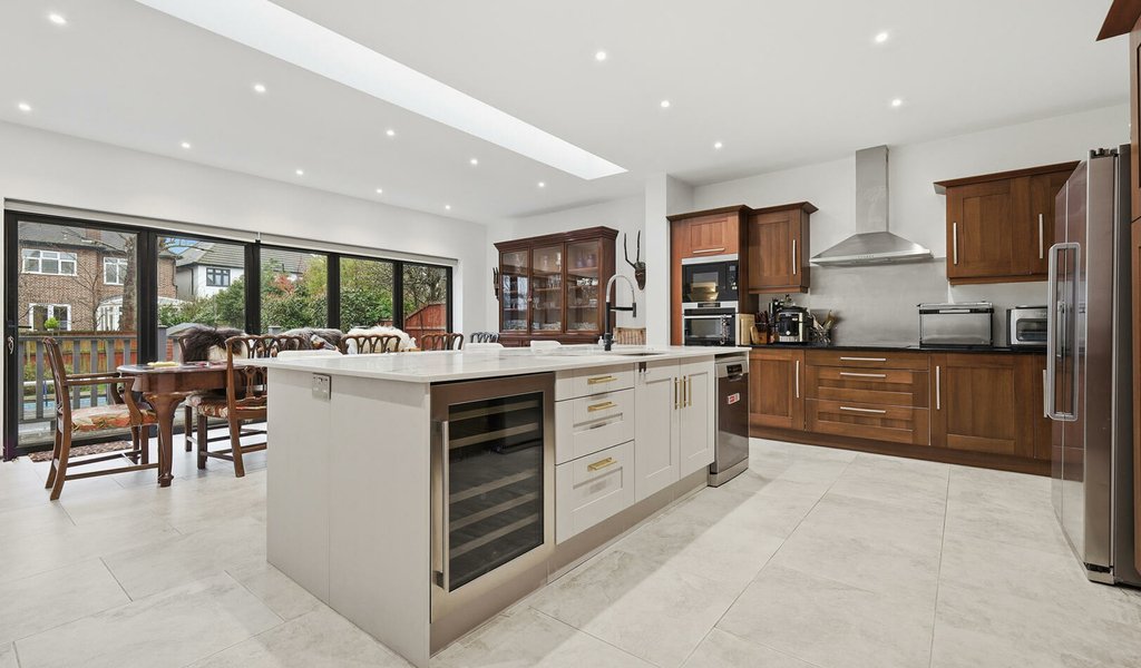 Hollybush Close, Snaresbrook