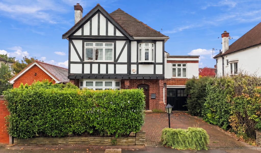 Hollybush Close, Wanstead