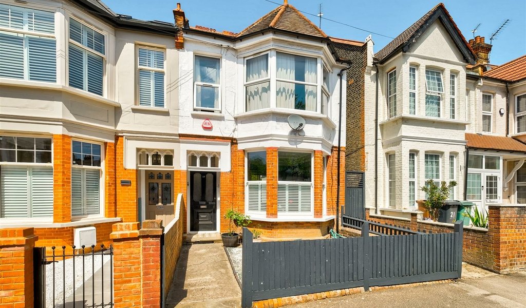 Lyndhurst Drive, Leyton