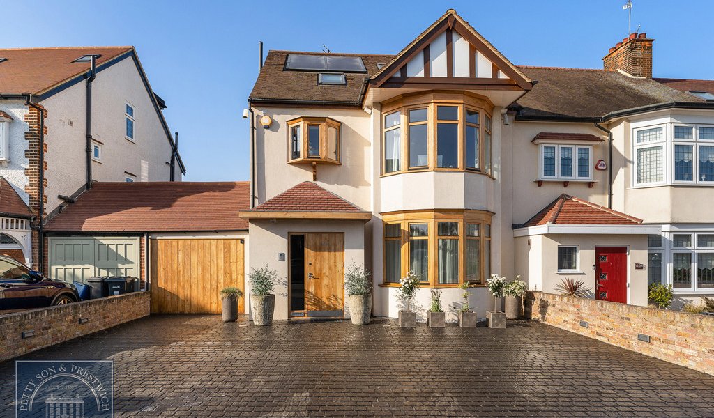 Property for sale in Wanstead Petty Son & Prestwich Estate Agents