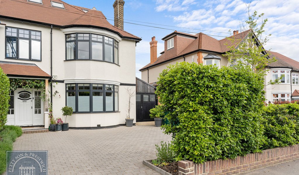 Property for sale in Wanstead Petty Son & Prestwich Estate Agents
