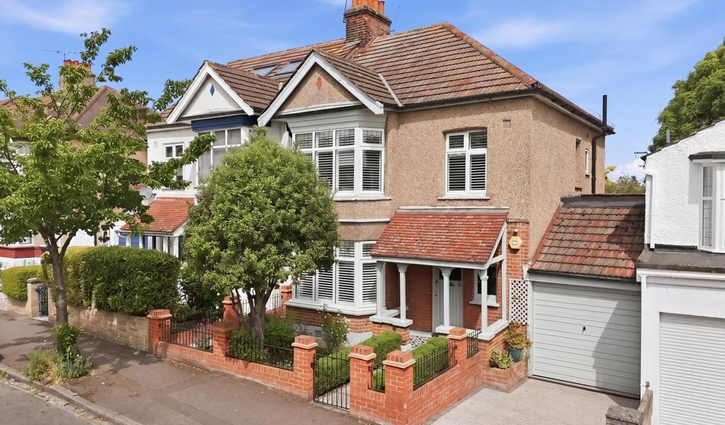 Reydon Avenue, Wanstead