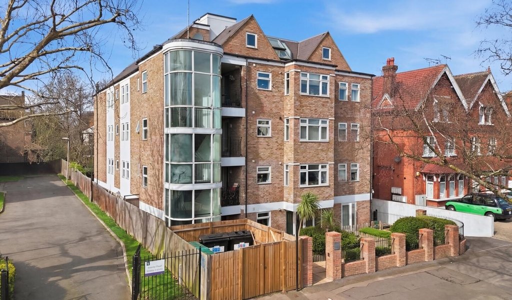 18 Hermon Hill, Wanstead