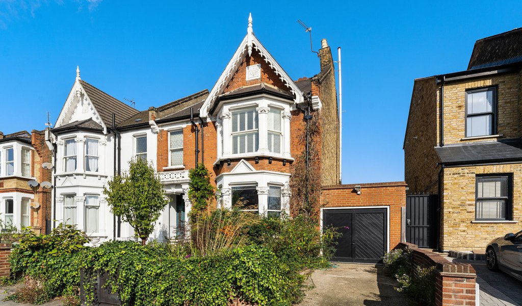 Property for sale in Wanstead Petty Son & Prestwich Estate Agents