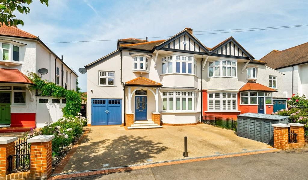 Tennyson Avenue, Wanstead
