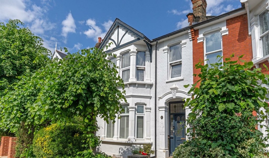 Wanstead Park Avenue, Aldersbrook