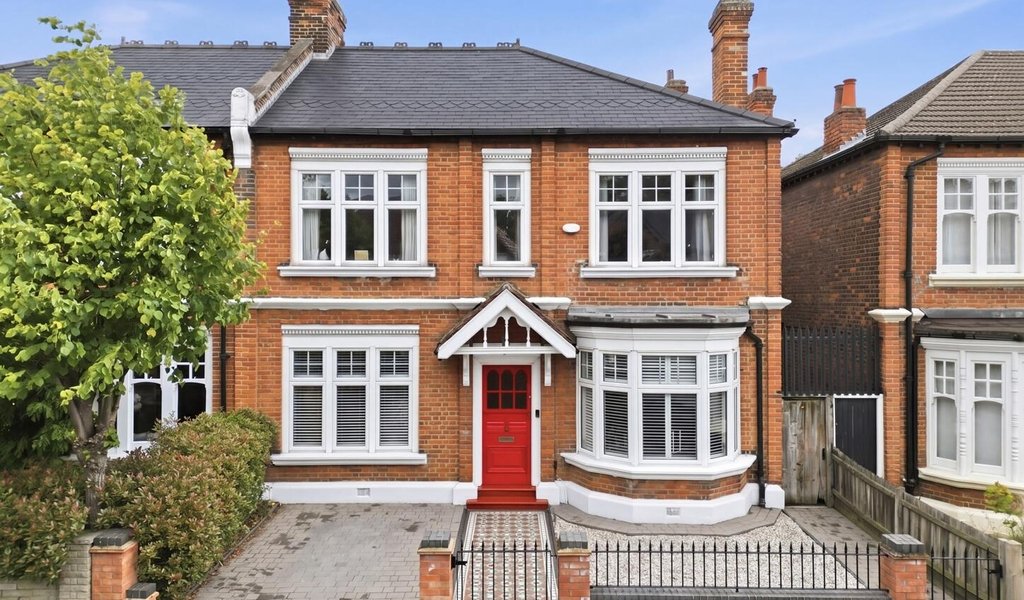 Wanstead Park Avenue, Aldersbrook