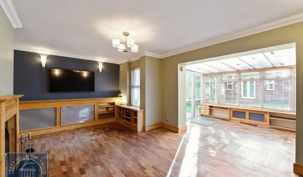 Brading Crescent, Wanstead