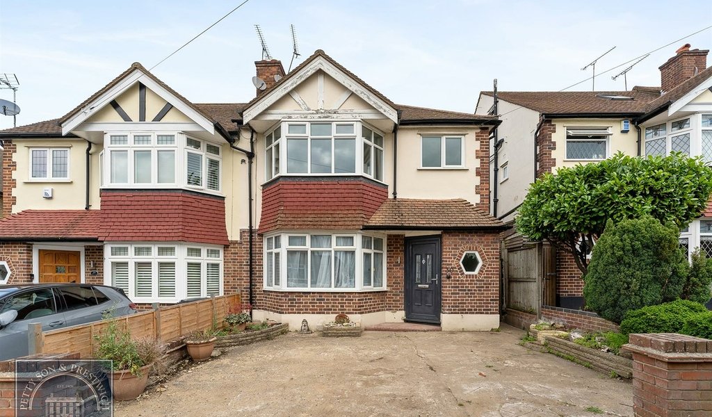 Devon Close, Buckhurst Hill