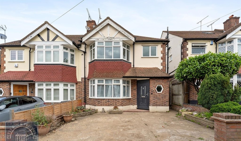 Devon Close, Buckhurst Hill