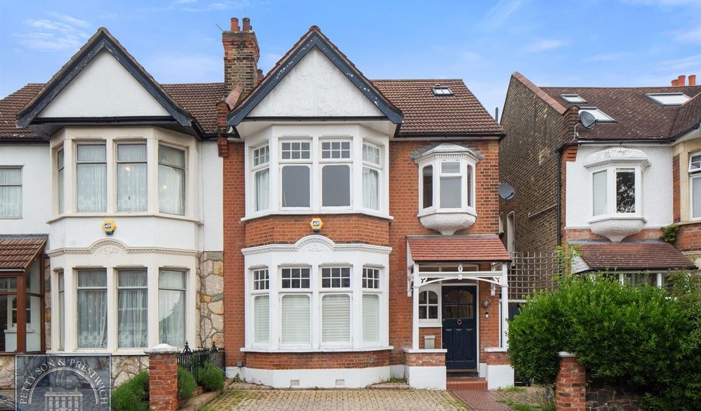 Woodlands Avenue, Wanstead