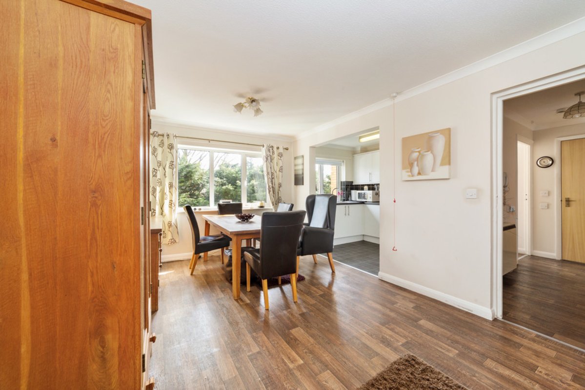 1 bedroom, 1 bathroom Apartment for sale in Wanstead , London Petty