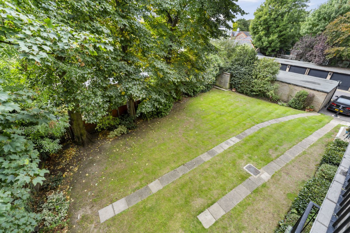 2 bedroom, 1 bathroom Apartment for sale in South Woodford, London