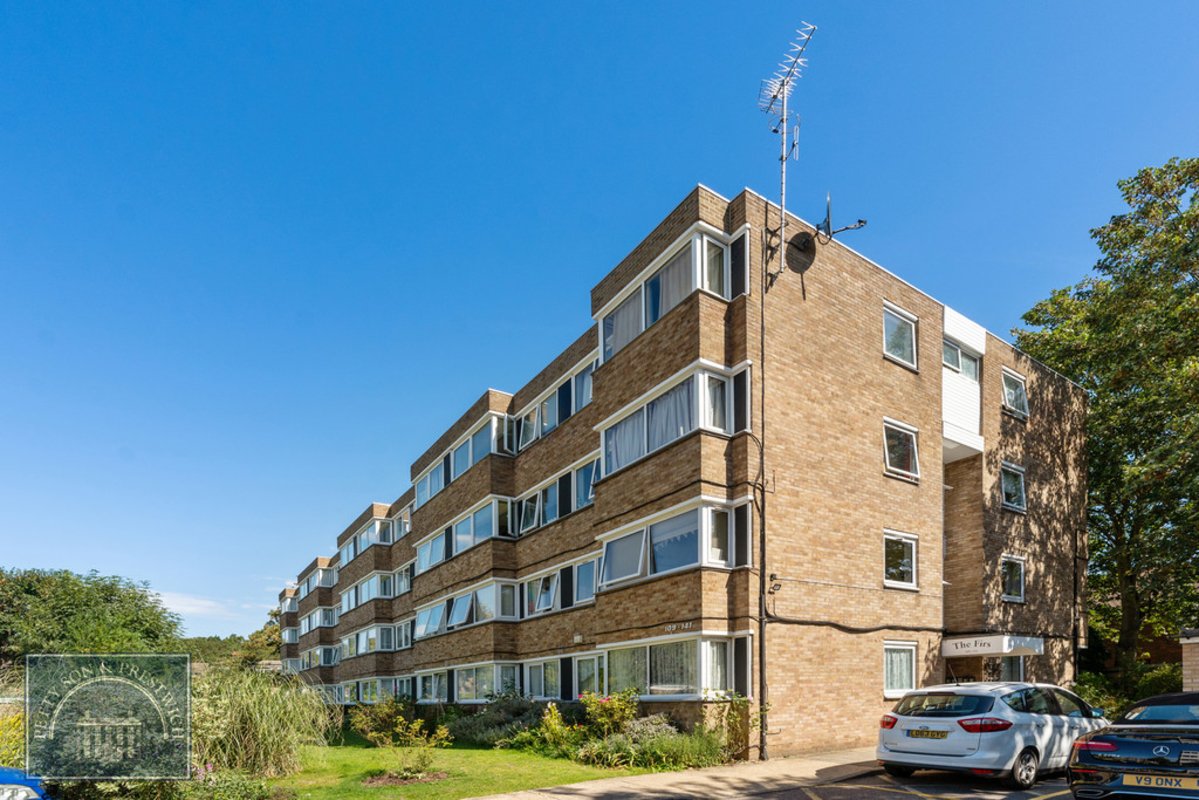 2 bedroom, 1 bathroom Apartment for sale in Aldersbrook, London Petty Son & Prestwich Estate