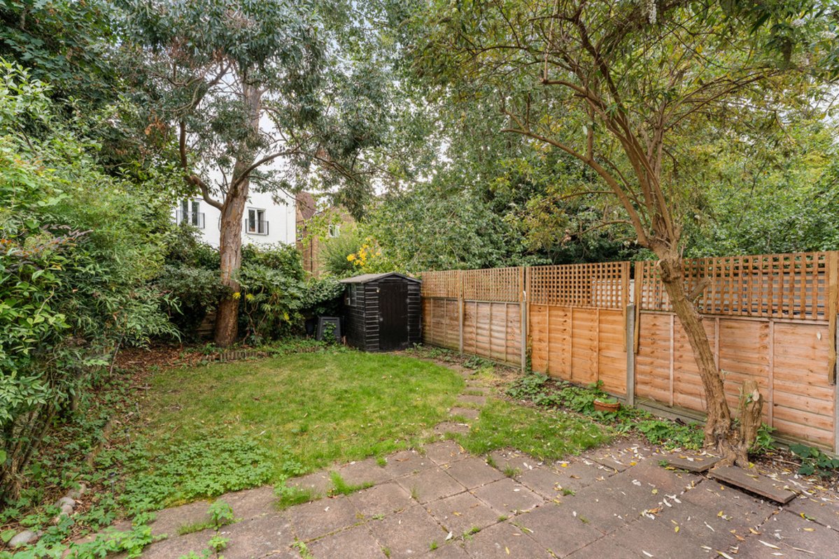 2 bedroom, 2 bathroom Apartment for sale in Wanstead, London Petty