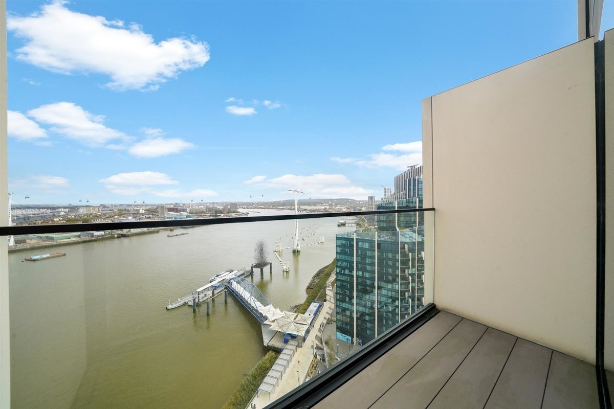 2 bedroom, 2 bathroom Apartment to rent in Greenwich, London Petty